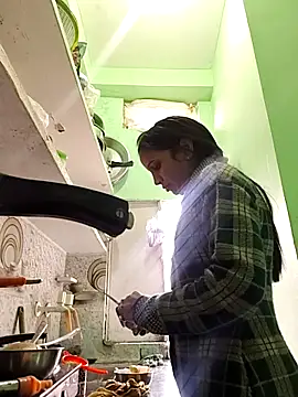 Hotty-Nidhi online show from December 22, 4:53 am