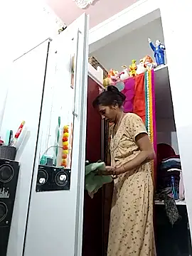 Hotty-Nidhi online show from February 21, 3:24 pm