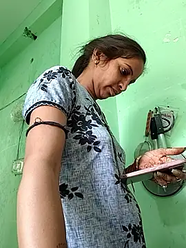 Hotty-Nidhi online show from March 14, 3:12 am