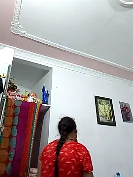 Hotty-Nidhi online show from March 30, 3:18 am