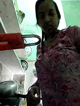 Hotty-Nidhi online show from April 5, 3:36 am