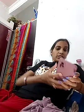 Hotty-Nidhi online show from April 5, 4:59 pm