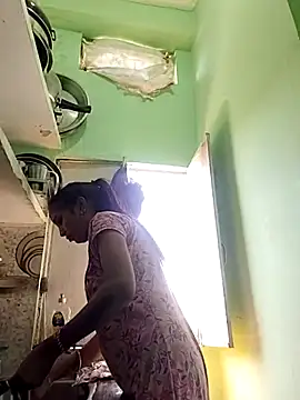 Hotty-Nidhi online show from April 14, 5:35 am