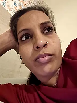 Hotty-Nidhi online show from May 24, 6:24 pm