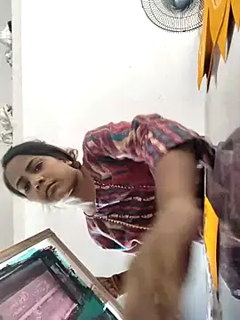 Snapshot of indiancute43 chatting on July 11, 7:33 am indiancute43 online show from July 11, 7:33 am