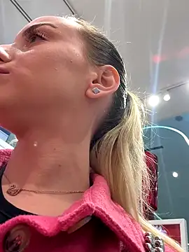 AlexisWhit online show from November 1, 8:49 am