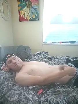 Snapshot of Slim_Whitey chatting on October 4, 9:35 pm Slim Whitey online show from October 4, 9:35 pm