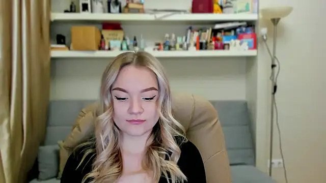 Kara Smith  online show from November 6, 11:59 pm