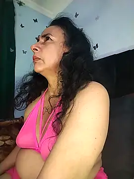 AlexaNovoa  online show from December 4, 12:42 am