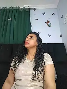Snapshot of AlexaNovoa_ chatting on July 8, 1:32 am AlexaNovoa online show from July 8, 1:32 am