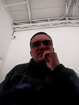 Snapshot of Andy-rtg chatting on November 1, 3:58 pm Andy-rtg online show from November 1, 3:58 pm