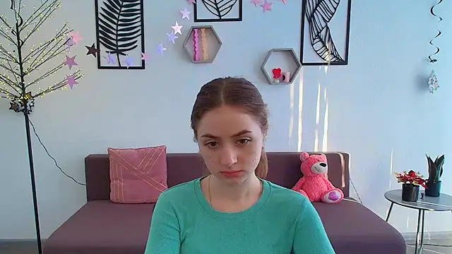 LilyHaart online show from March 14, 6:32 am