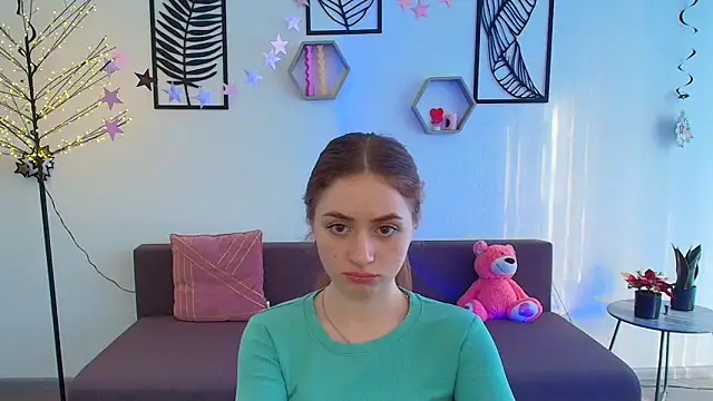 LilyHaart online show from March 14, 9:35 am