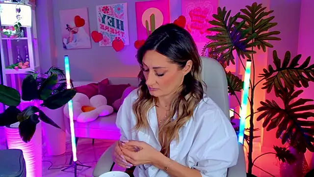 SarahAlluring online show from February 22, 1:09 pm