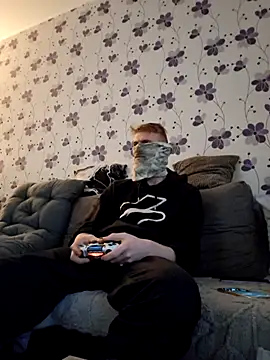 ThePython666 online show from October 27, 3:38 pm