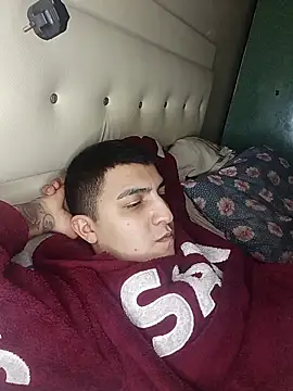 Snapshot of Kadir1320@xh chatting on March 10, 3:34 am Kadir1320xh online show from March 10, 3:34 am