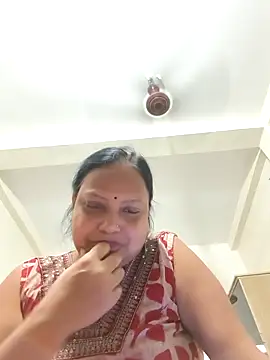 Snapshot of Arohi35 chatting on September 13, 2:39 pm Arohi35 online show from September 13, 2:39 pm