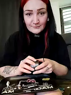 TiffiChantiT2 online show from May 10, 5:07 pm