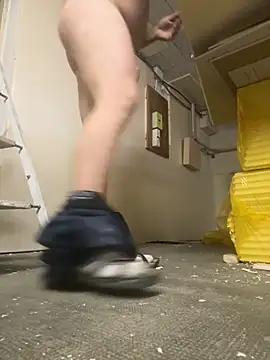 billybib83 online show from October 31, 4:08 pm