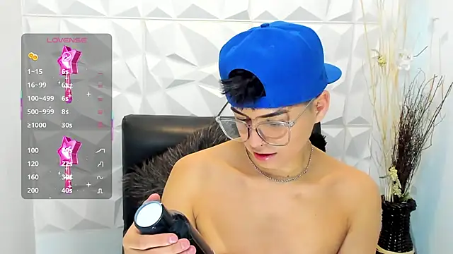 Snapshot of Sam_Daves chatting on November 2, 1:02 pm Sam Daves online show from November 2, 1:02 pm