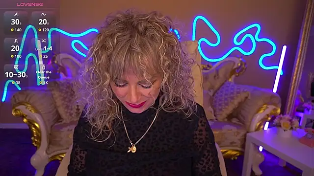 CandyLadyyy online show from October 12, 8:30 pm