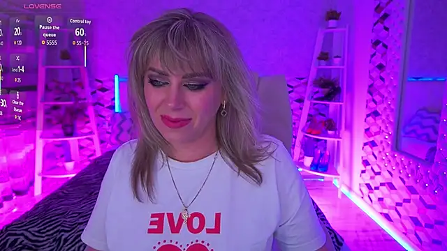 CandyLadyyy online show from May 25, 8:26 pm