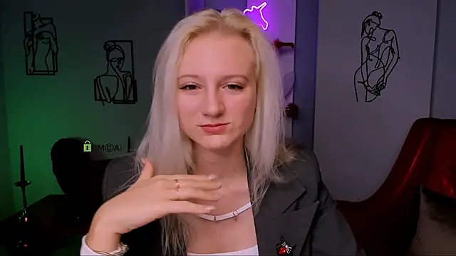 madam uliis online show from March 12, 8:41 am