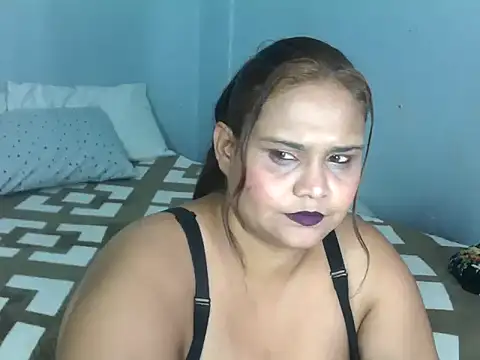 Snapshot of clover_cams1874 chatting on September 11, 11:21 am clover cams1874 online show from September 11, 11:21 am