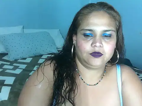 Snapshot of clover_cams1874 chatting on September 13, 5:46 pm clover cams1874 online show from September 13, 5:46 pm