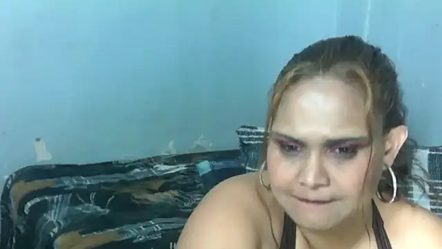 Snapshot of clover_cams1874 chatting on November 8, 5:01 pm clover cams1874 online show from November 8, 5:01 pm