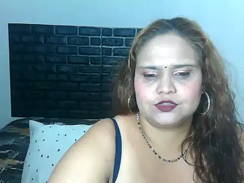 Snapshot of clover_cams1874 chatting on November 28, 3:58 pm clover cams1874 online show from November 28, 3:58 pm