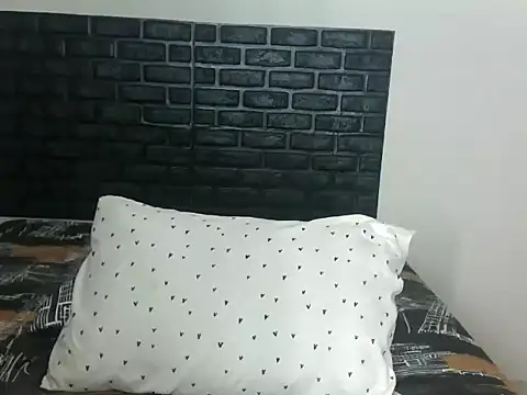 Snapshot of clover_cams1874 chatting on December 1, 8:47 pm clover cams1874 online show from December 1, 8:47 pm