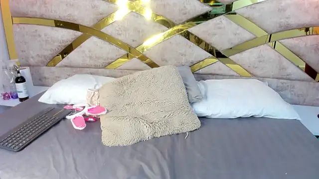 Snapshot of Sofiia_Rossee_ chatting on October 8, 7:55 pm Sofiia Rossee online show from October 8, 7:55 pm