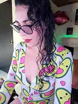 Snapshot of mia_velvet1 chatting on January 7, 3:25 pm mia velvet1 online show from January 7, 3:25 pm