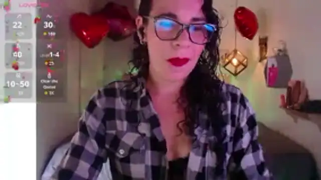 Snapshot of mia_velvet1 chatting on January 17, 2:55 pm mia velvet1 online show from January 17, 2:55 pm