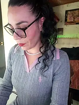 Snapshot of mia_velvet1 chatting on February 12, 3:29 pm mia velvet1 online show from February 12, 3:29 pm