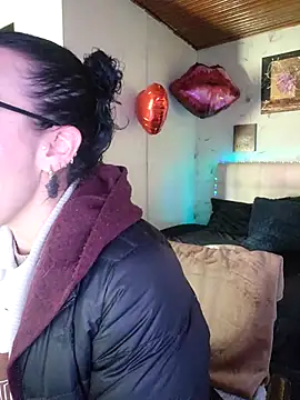 Snapshot of mia_velvet1 chatting on February 25, 2:37 pm mia velvet1 online show from February 25, 2:37 pm