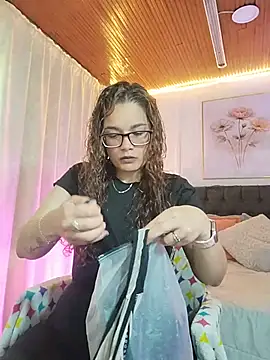 Snapshot of Rose_Thompson1 chatting on May 29, 1:42 pm Rose Thompson1 online show from May 29, 1:42 pm