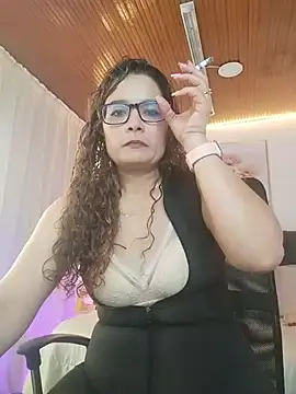 Rose Thompson1 online show from July 5, 1:40 pm