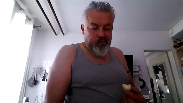 Berg Boy online show from February 1, 8:13 am