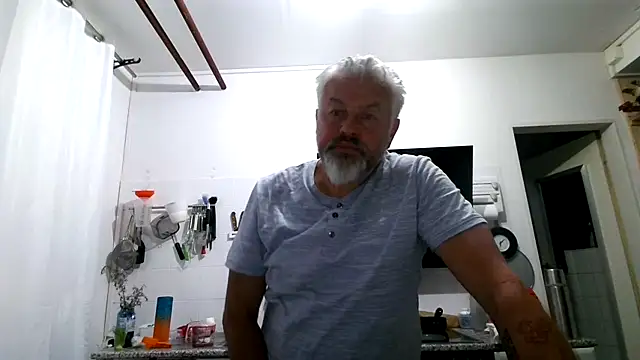 Berg Boy online show from May 12, 4:09 am