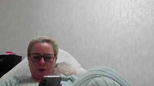 Snapshot of my_Kazka chatting on February 24, 3:10 pm my Kazka online show from February 24, 3:10 pm