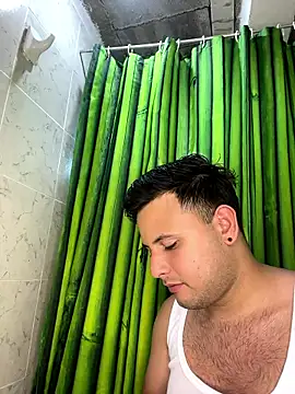 Snapshot of Mr_brian03 chatting on January 14, 3:34 am Mr brian03 online show from January 14, 3:34 am