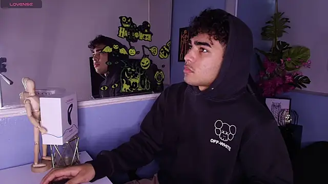 Snapshot of LucasCarterr_ chatting on September 30, 10:26 pm LucasCarterr online show from September 30, 10:26 pm