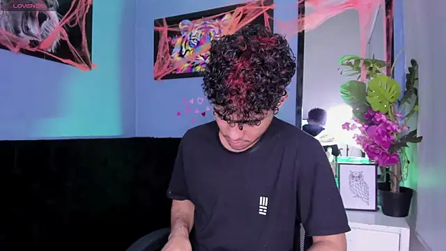 Snapshot of LucasCarterr_ chatting on October 28, 5:11 am LucasCarterr online show from October 28, 5:11 am