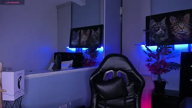 Snapshot of LucasCarterr_ chatting on November 19, 3:39 am LucasCarterr online show from November 19, 3:39 am