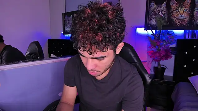 Snapshot of LucasCarterr_ chatting on December 5, 3:48 am LucasCarterr online show from December 5, 3:48 am