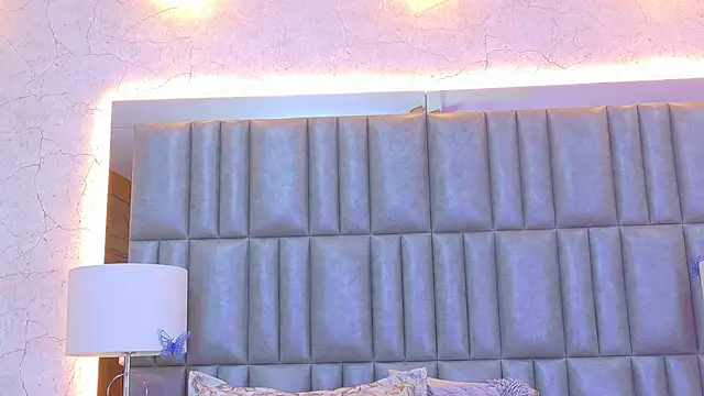 CamilaJohnston online show from April 14, 8:15 pm