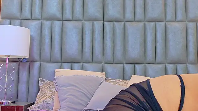 CamilaJohnston online show from May 21, 8:49 pm
