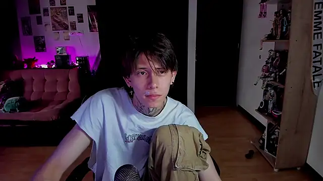 xIce Boy online show from May 29, 6:28 pm